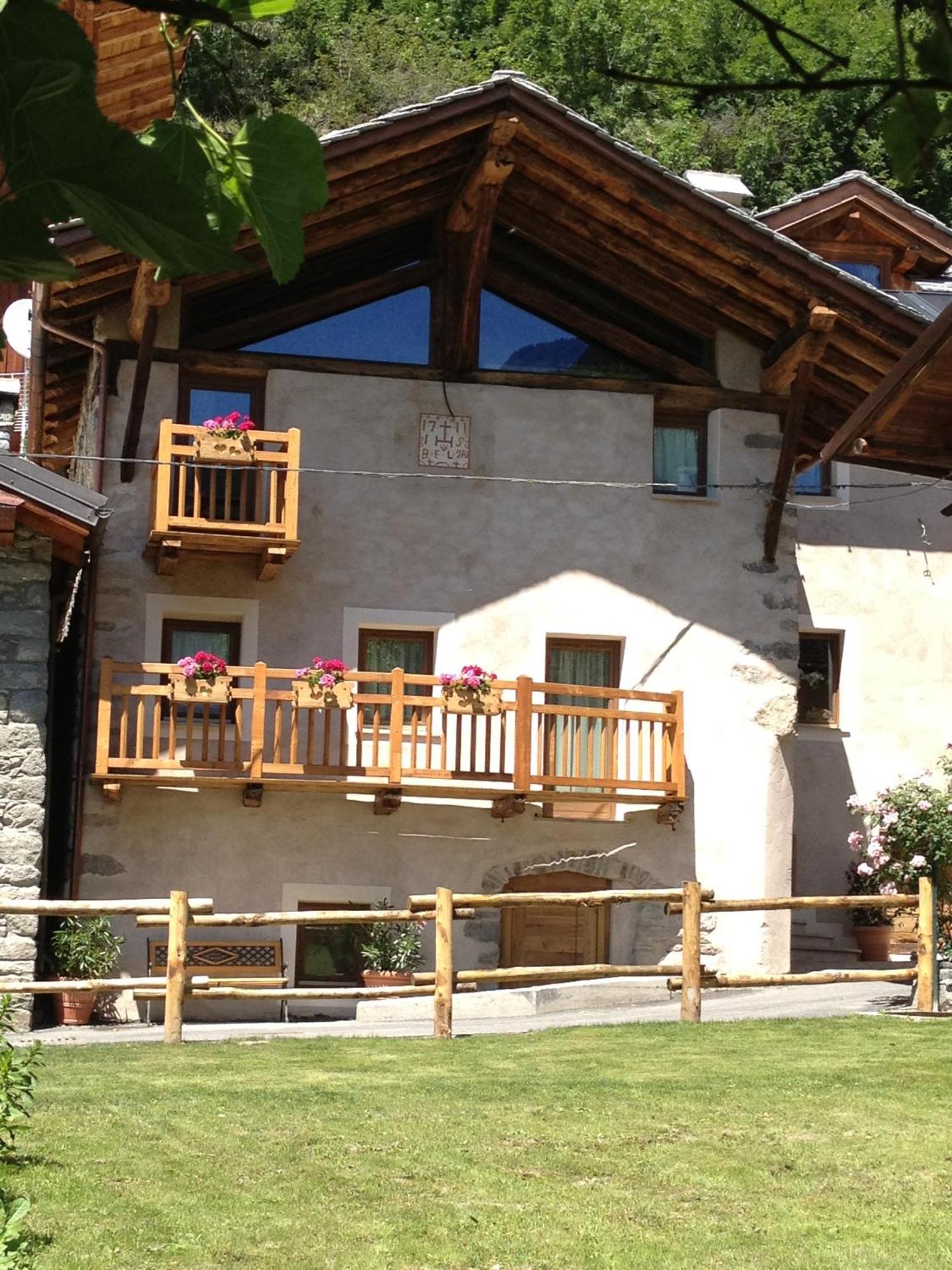 Le Petit Relais Hotel Valpelline Kültér fotó